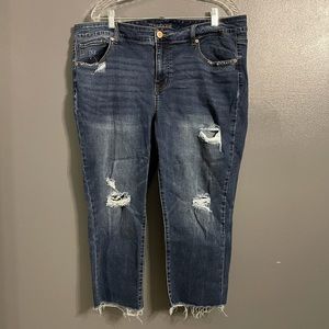 Maurices plus size distressed Capri pants